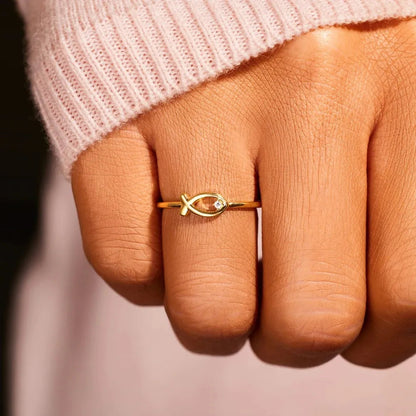 Fish-shaped Zircon-Set Ring, Fashionable and Minimalist