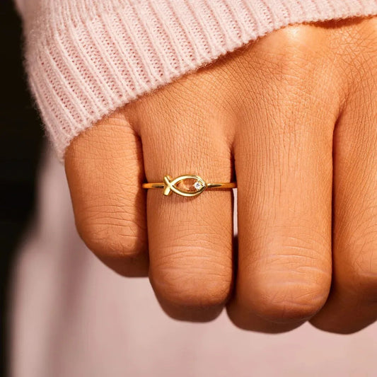 Fish-shaped Zircon-Set Ring, Fashionable and Minimalist