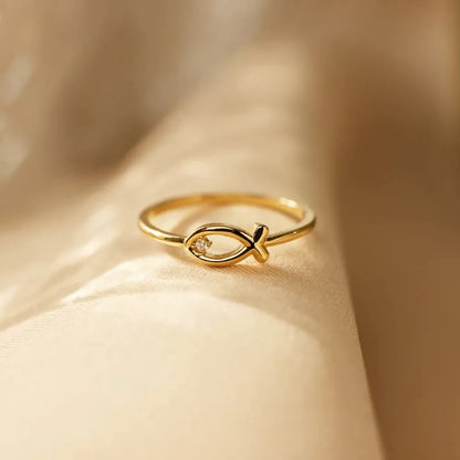 Fish-shaped Zircon-Set Ring, Fashionable and Minimalist