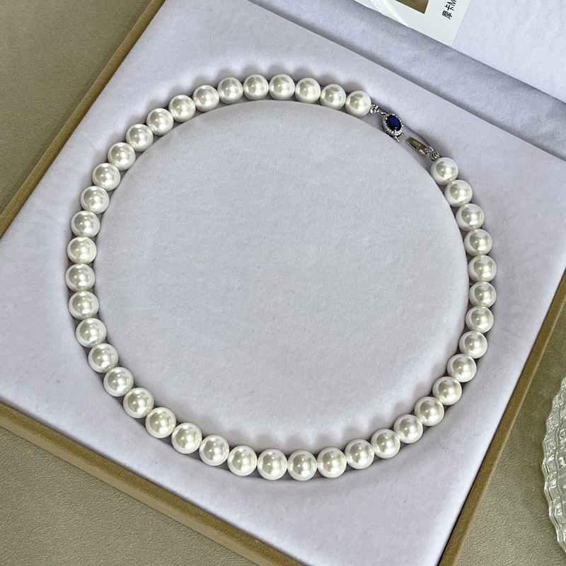 Natural Pearl Mother-of-Pearl Necklace with Silver-Blue Gem Clasp